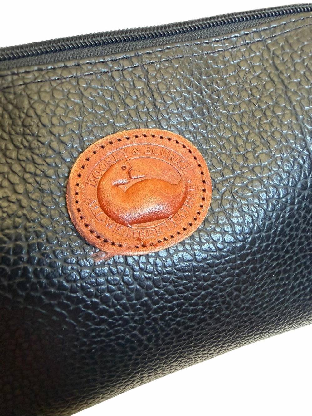 Vintage Dooney & Bourke Black Pebbled Leather Travel Makeup Toiletries Pouch - Picture 2 of 9
